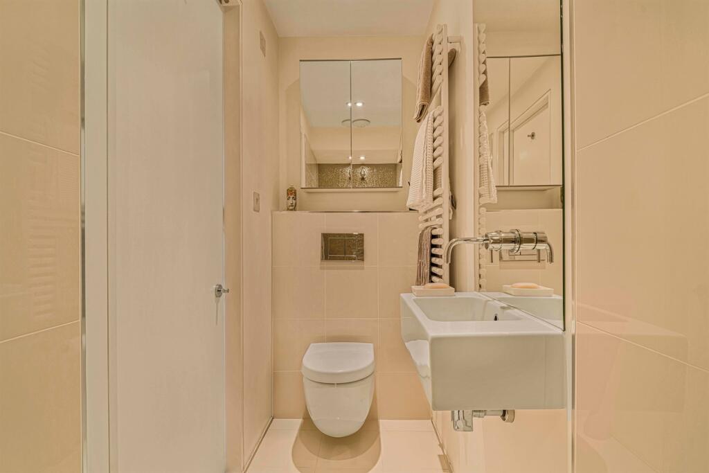 2 bedroom apartment for sale in Langham Mount, East Downs Road, Bowdon, WA14